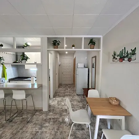 Apartment Tili With Ocean View